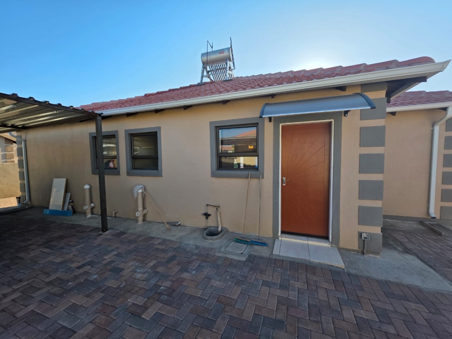 To Let 3 Bedroom Property for Rent in Southern Gateway Limpopo