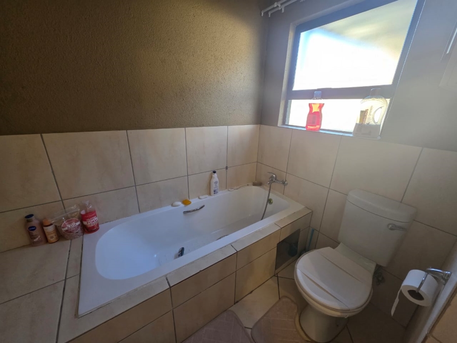 To Let 3 Bedroom Property for Rent in Southern Gateway Limpopo