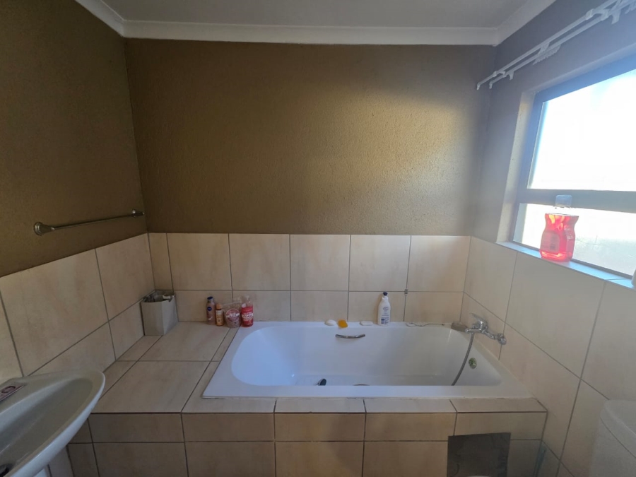 To Let 3 Bedroom Property for Rent in Southern Gateway Limpopo