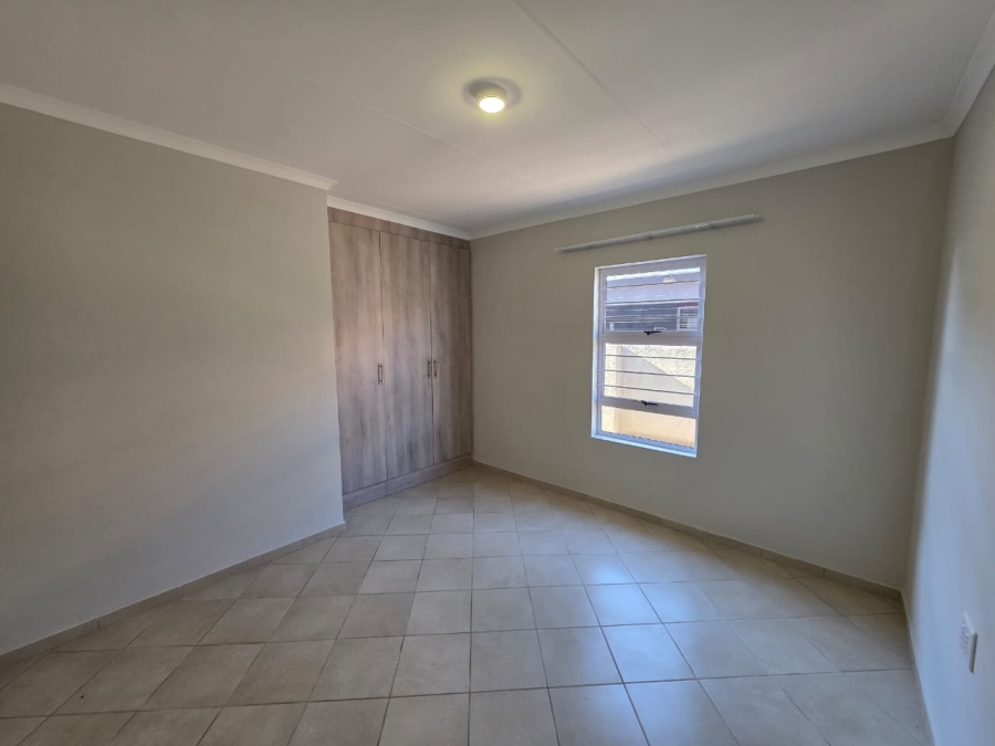 To Let 4 Bedroom Property for Rent in Southern Gateway Limpopo