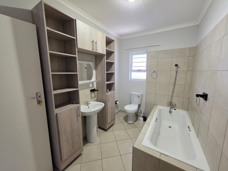 To Let 4 Bedroom Property for Rent in Southern Gateway Limpopo
