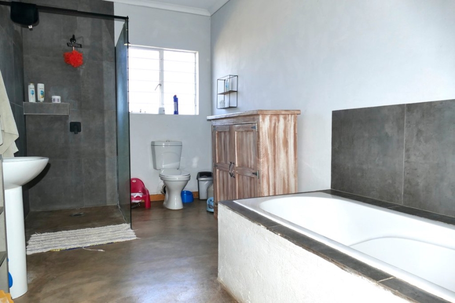 4 Bedroom Property for Sale in Leeukuil AH Limpopo