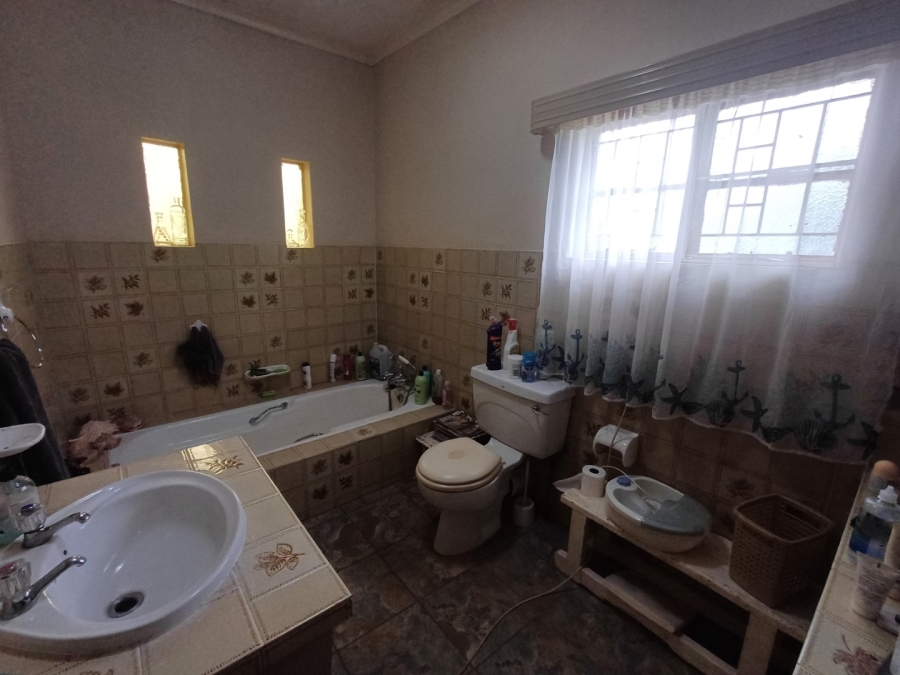 5 Bedroom Property for Sale in Doorhoek AH Limpopo