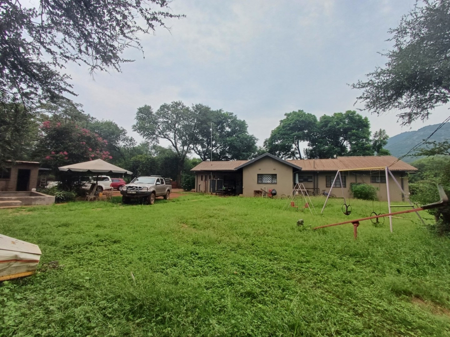 5 Bedroom Property for Sale in Doorhoek AH Limpopo
