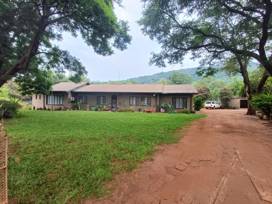 5 Bedroom Property for Sale in Doorhoek AH Limpopo