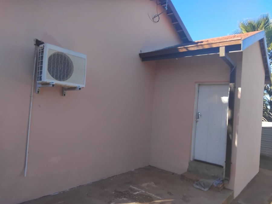 4 Bedroom Property for Sale in Fauna Park Limpopo