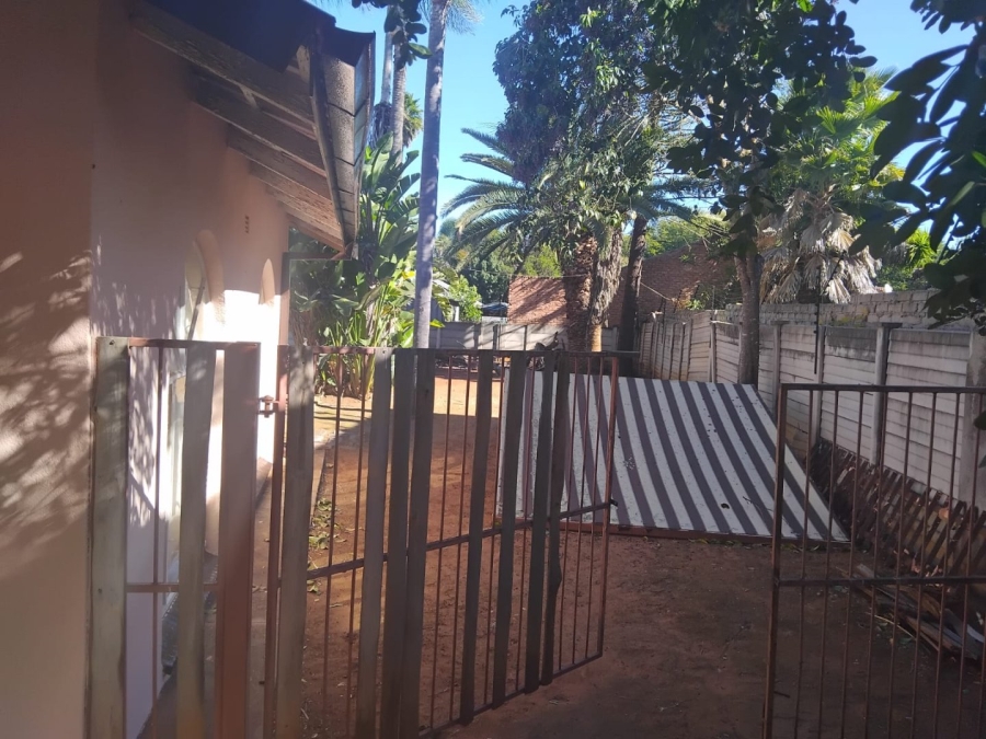 4 Bedroom Property for Sale in Fauna Park Limpopo