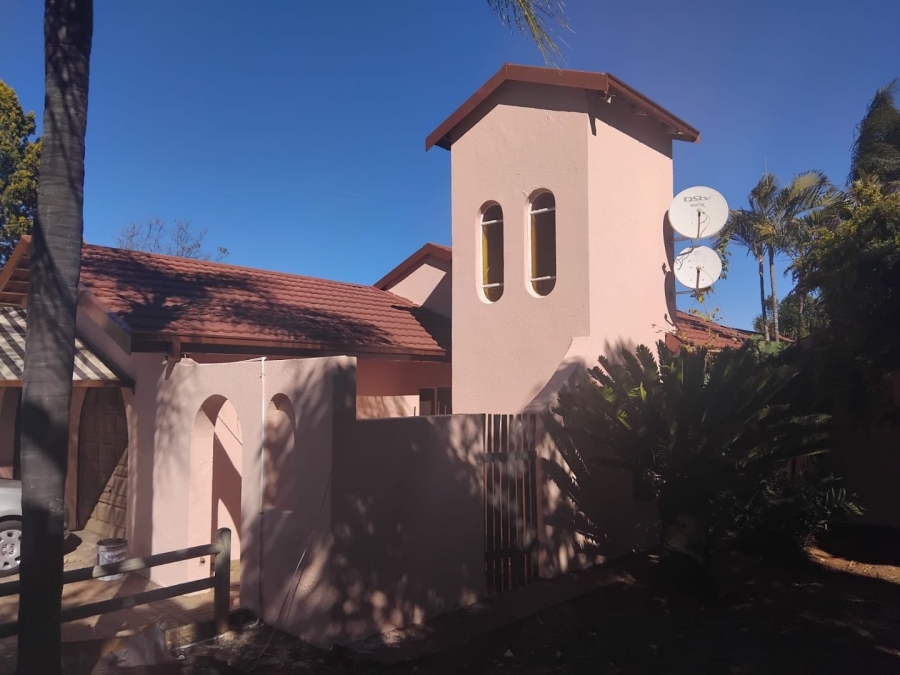 4 Bedroom Property for Sale in Fauna Park Limpopo