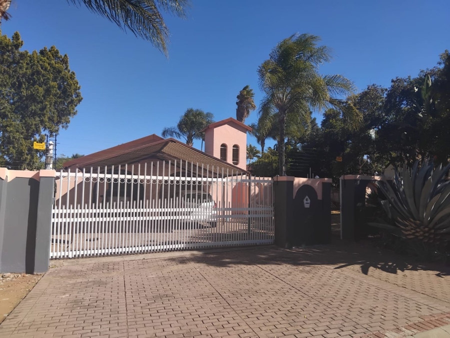 4 Bedroom Property for Sale in Fauna Park Limpopo