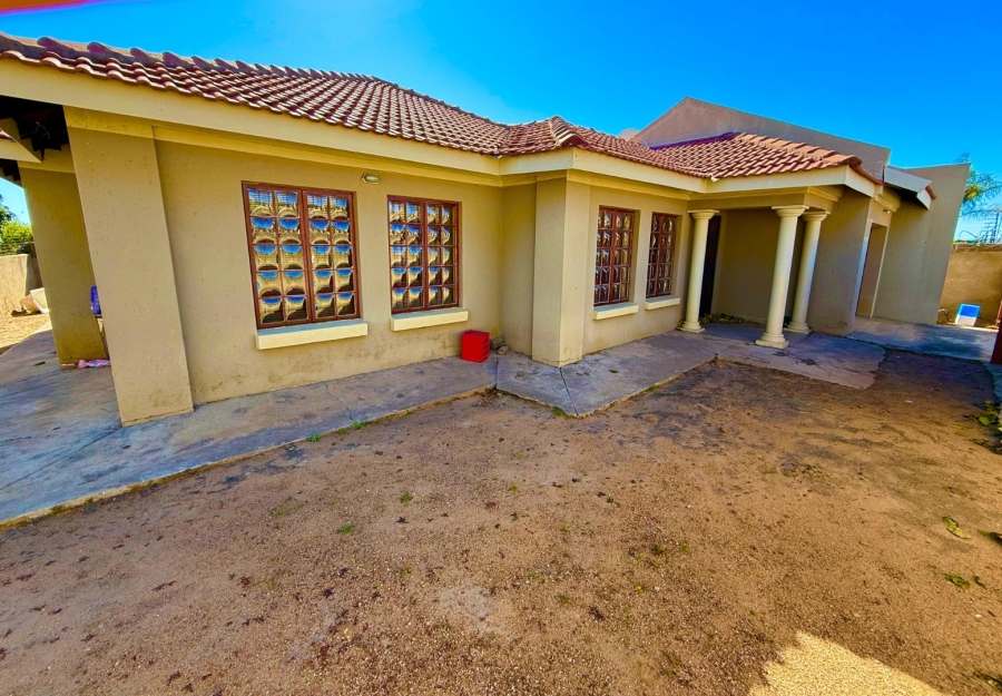 3 Bedroom Property for Sale in Mahlasedi Park Limpopo