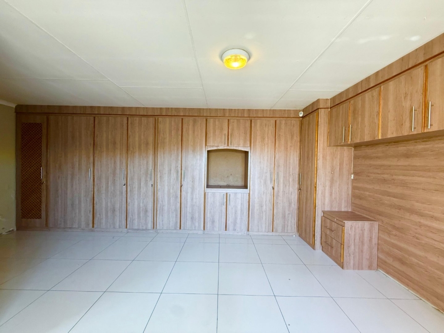 3 Bedroom Property for Sale in Mahlasedi Park Limpopo