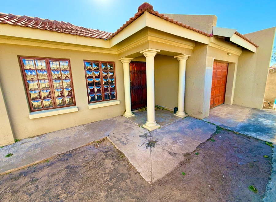 3 Bedroom Property for Sale in Mahlasedi Park Limpopo