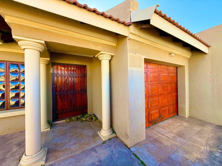 3 Bedroom Property for Sale in Mahlasedi Park Limpopo