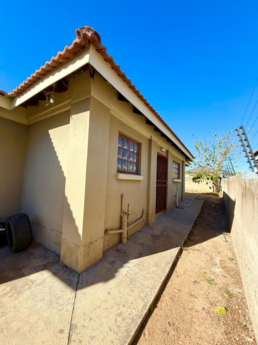 3 Bedroom Property for Sale in Mahlasedi Park Limpopo