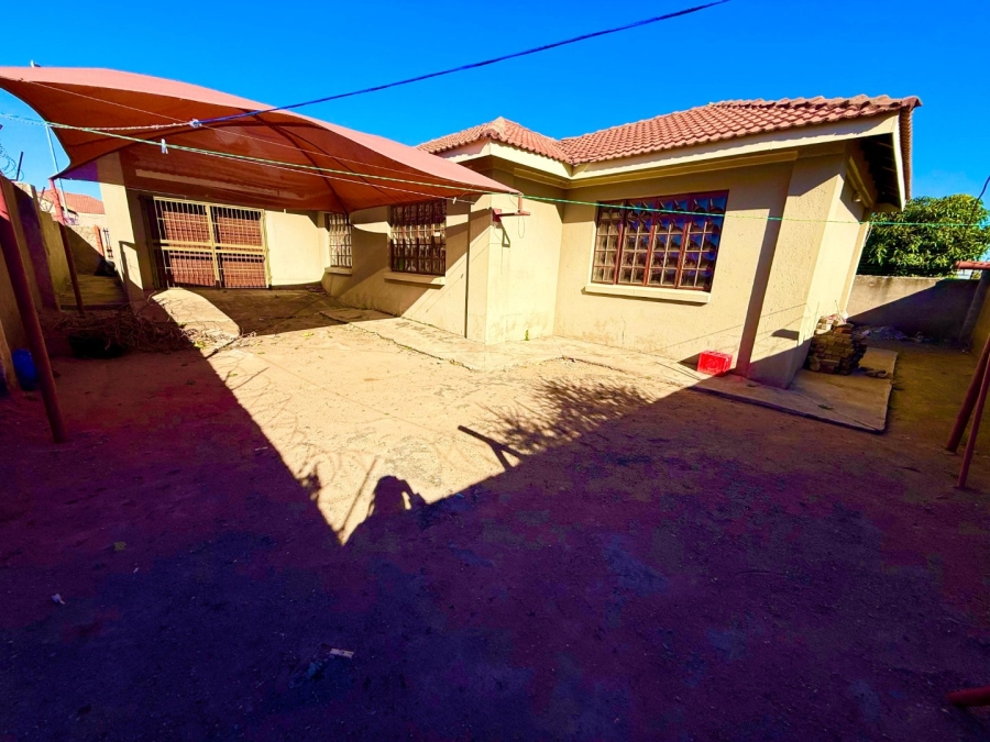3 Bedroom Property for Sale in Mahlasedi Park Limpopo