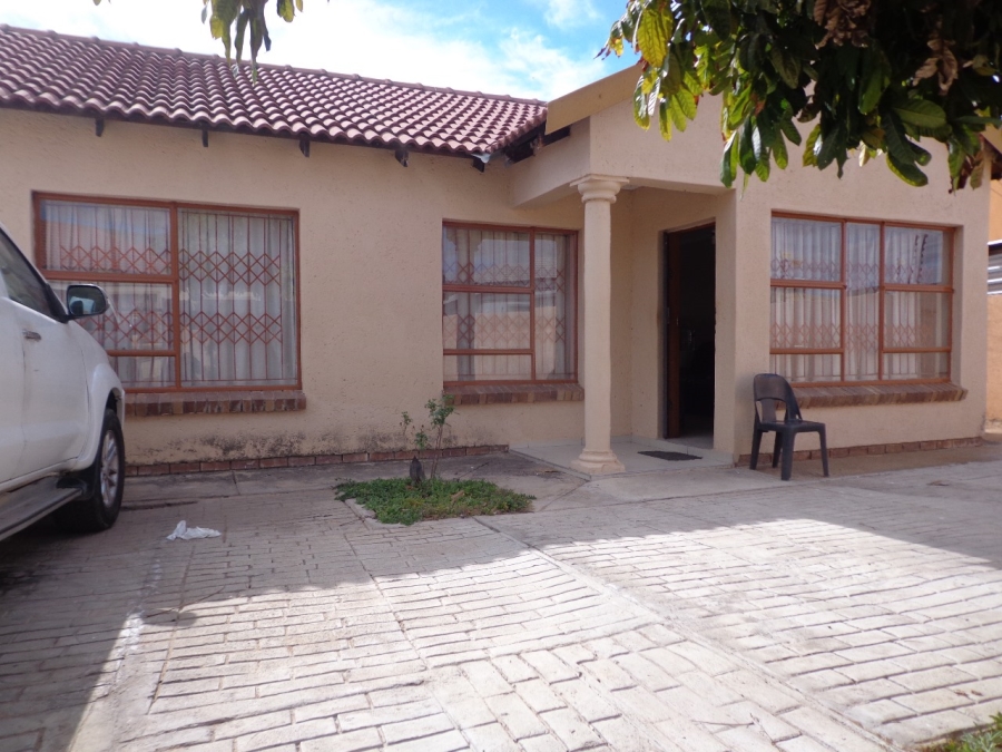 3 Bedroom Property for Sale in Mahlasedi Park Limpopo
