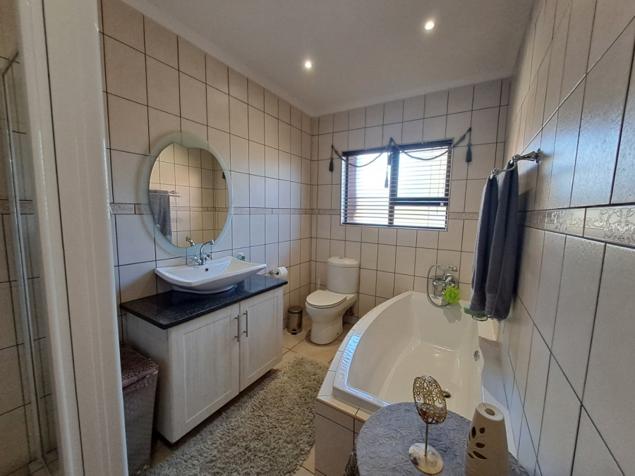 5 Bedroom Property for Sale in Thabazimbi Rural Limpopo