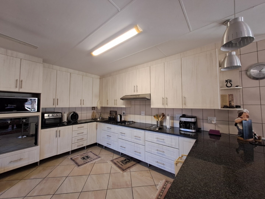 5 Bedroom Property for Sale in Thabazimbi Rural Limpopo