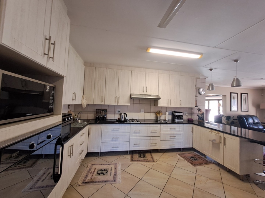 5 Bedroom Property for Sale in Thabazimbi Rural Limpopo