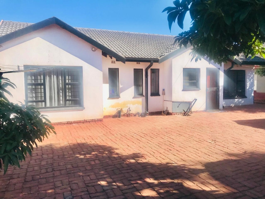 4 Bedroom Property for Sale in Lebowakgomo Zone B Limpopo