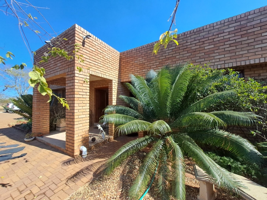 4 Bedroom Property for Sale in Myngenoegen A H Limpopo