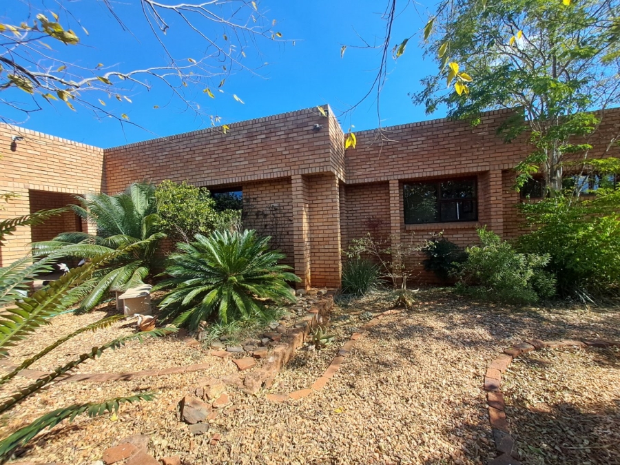 4 Bedroom Property for Sale in Myngenoegen A H Limpopo