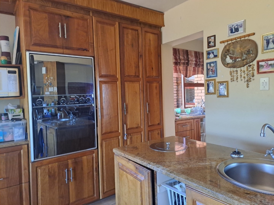 4 Bedroom Property for Sale in Myngenoegen A H Limpopo