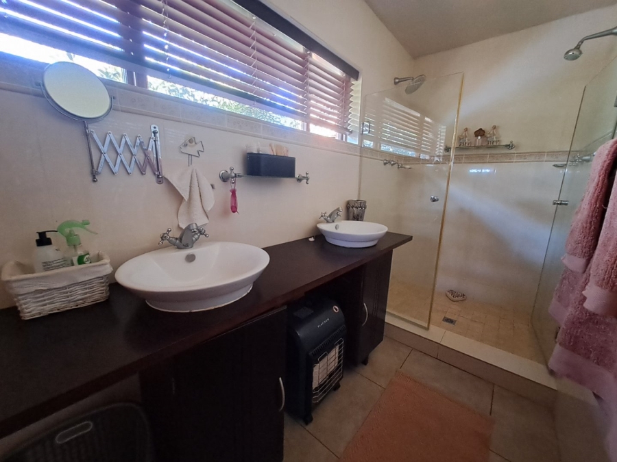 4 Bedroom Property for Sale in Myngenoegen A H Limpopo