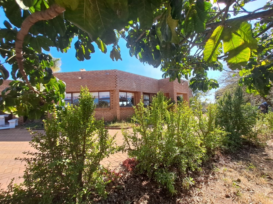 4 Bedroom Property for Sale in Myngenoegen A H Limpopo