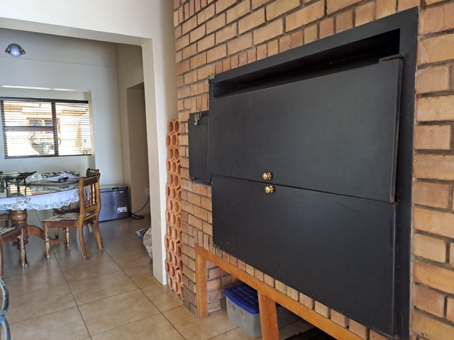 4 Bedroom Property for Sale in Myngenoegen A H Limpopo