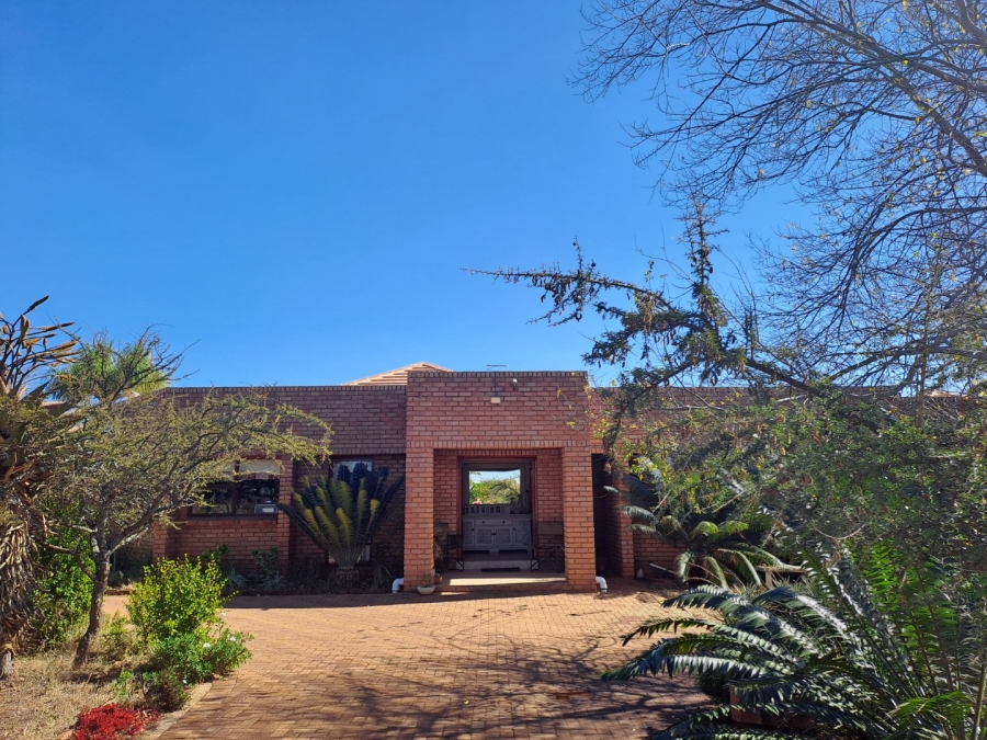 4 Bedroom Property for Sale in Myngenoegen A H Limpopo