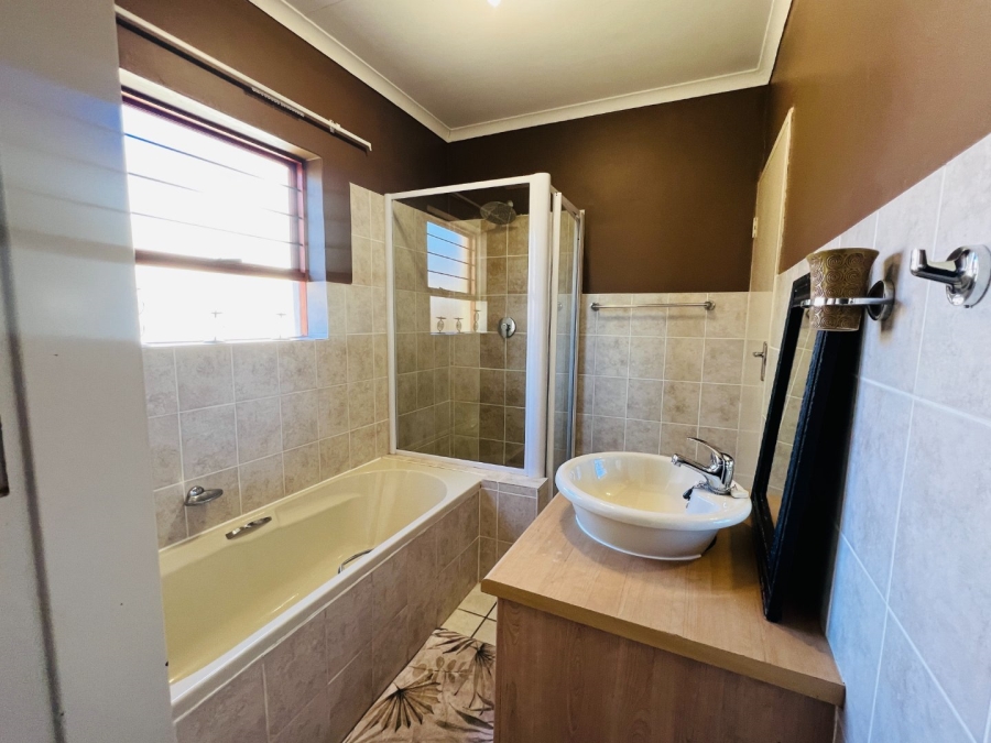 3 Bedroom Property for Sale in Bendor Limpopo