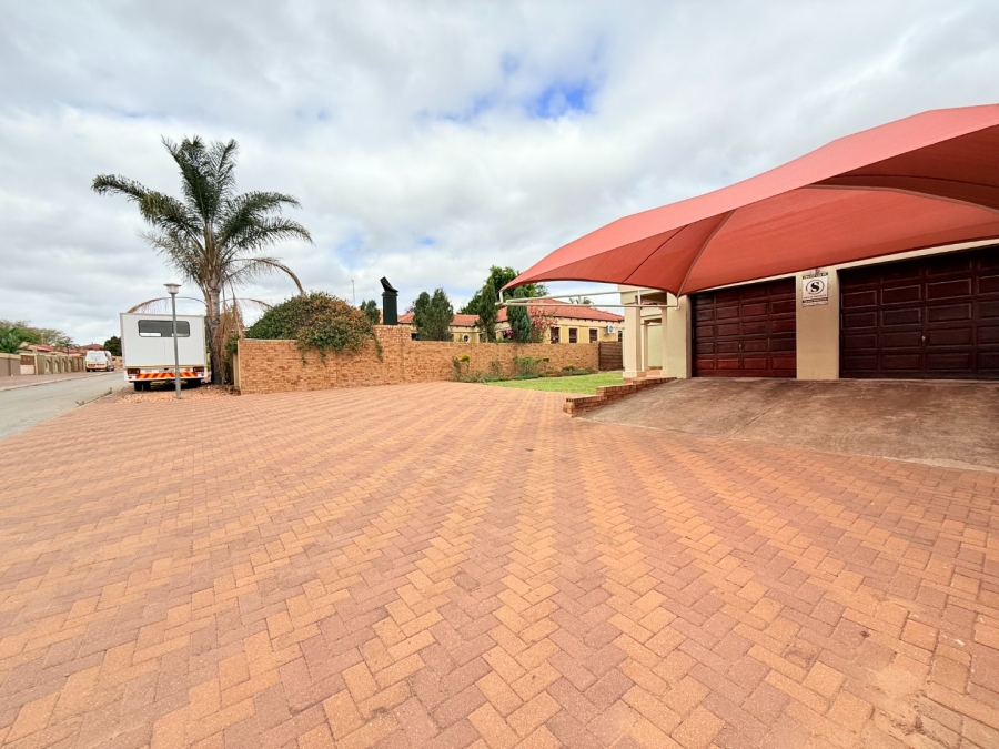 3 Bedroom Property for Sale in Bendor Limpopo