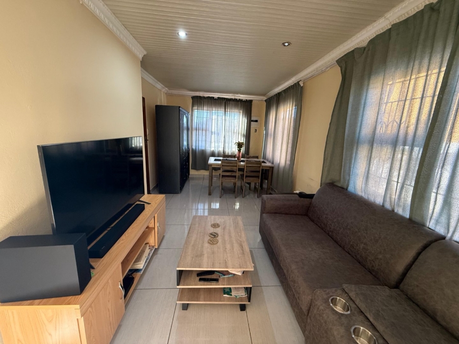 3 Bedroom Property for Sale in Madiba Park Limpopo
