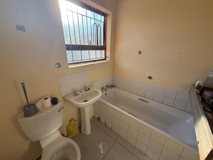 3 Bedroom Property for Sale in Madiba Park Limpopo