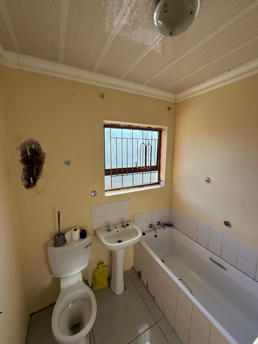 3 Bedroom Property for Sale in Madiba Park Limpopo