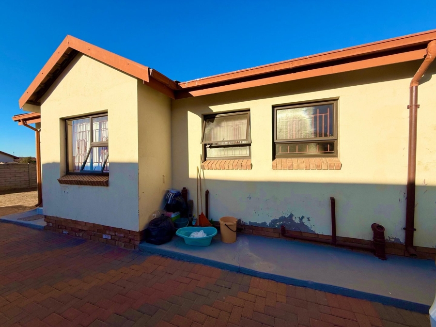 3 Bedroom Property for Sale in Madiba Park Limpopo