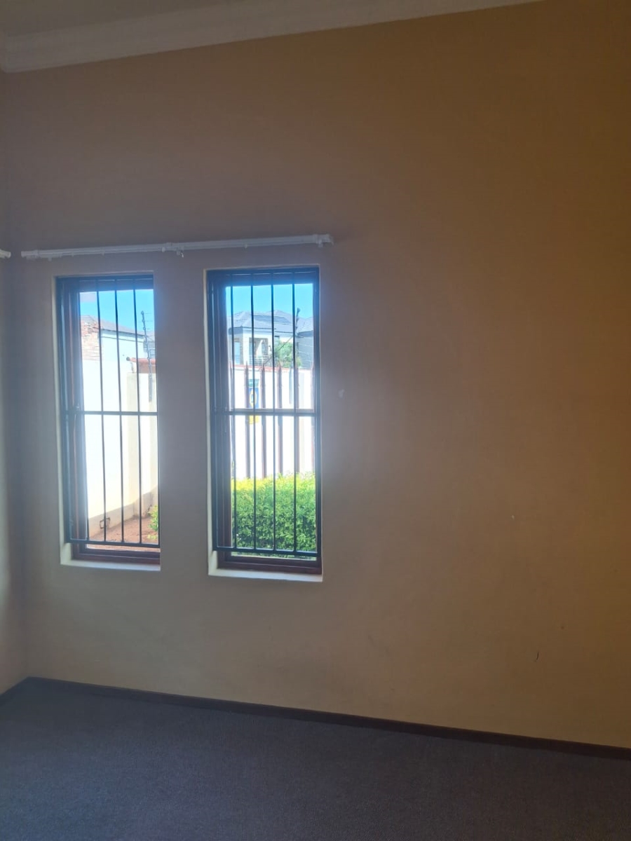 2 Bedroom Property for Sale in Eagles Crest Limpopo