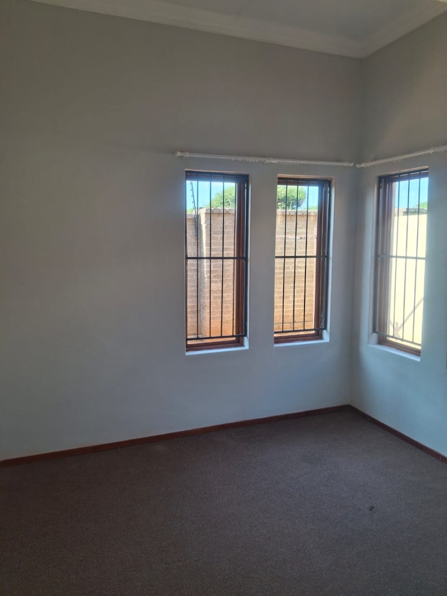 2 Bedroom Property for Sale in Eagles Crest Limpopo