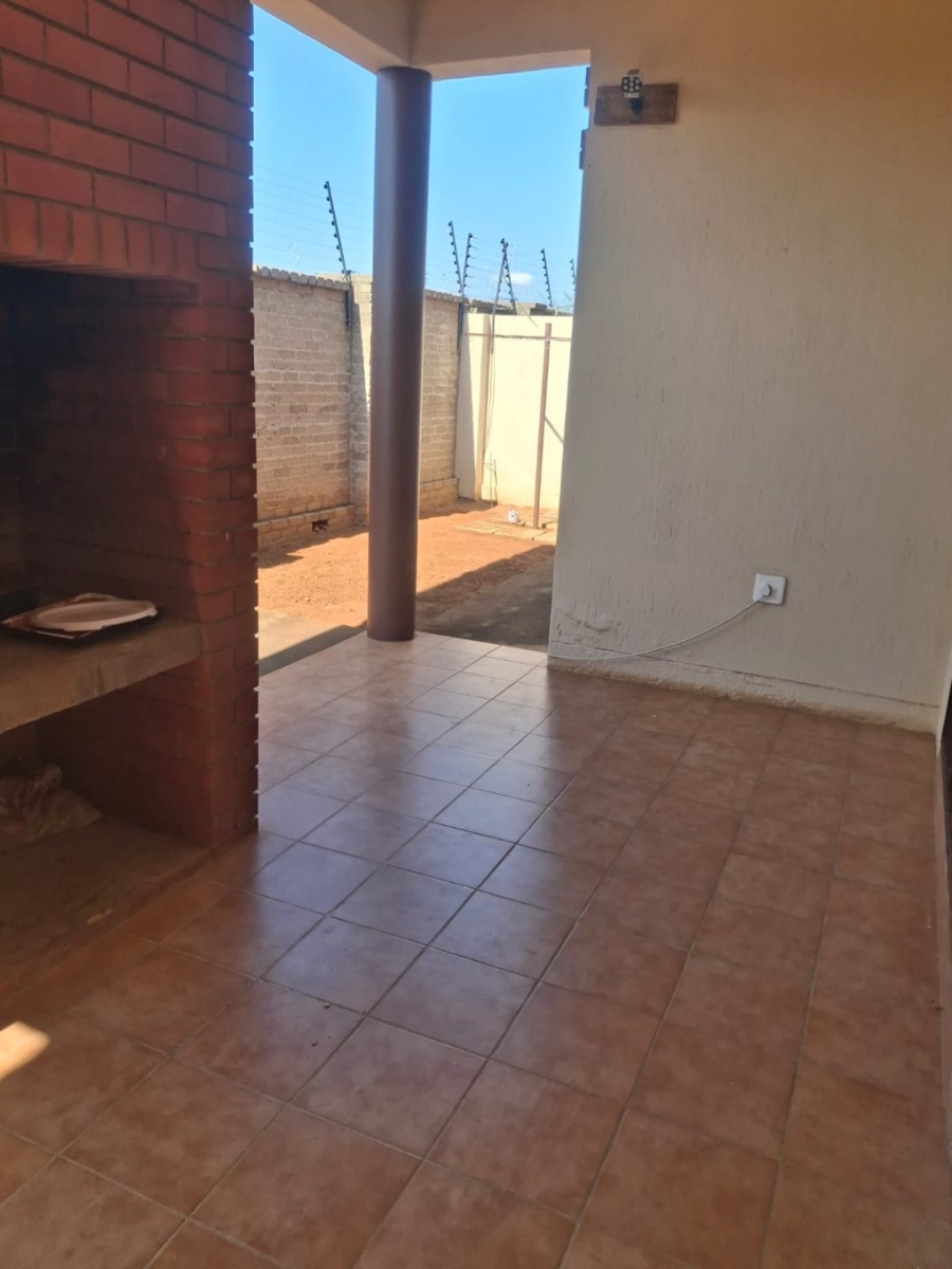 2 Bedroom Property for Sale in Eagles Crest Limpopo
