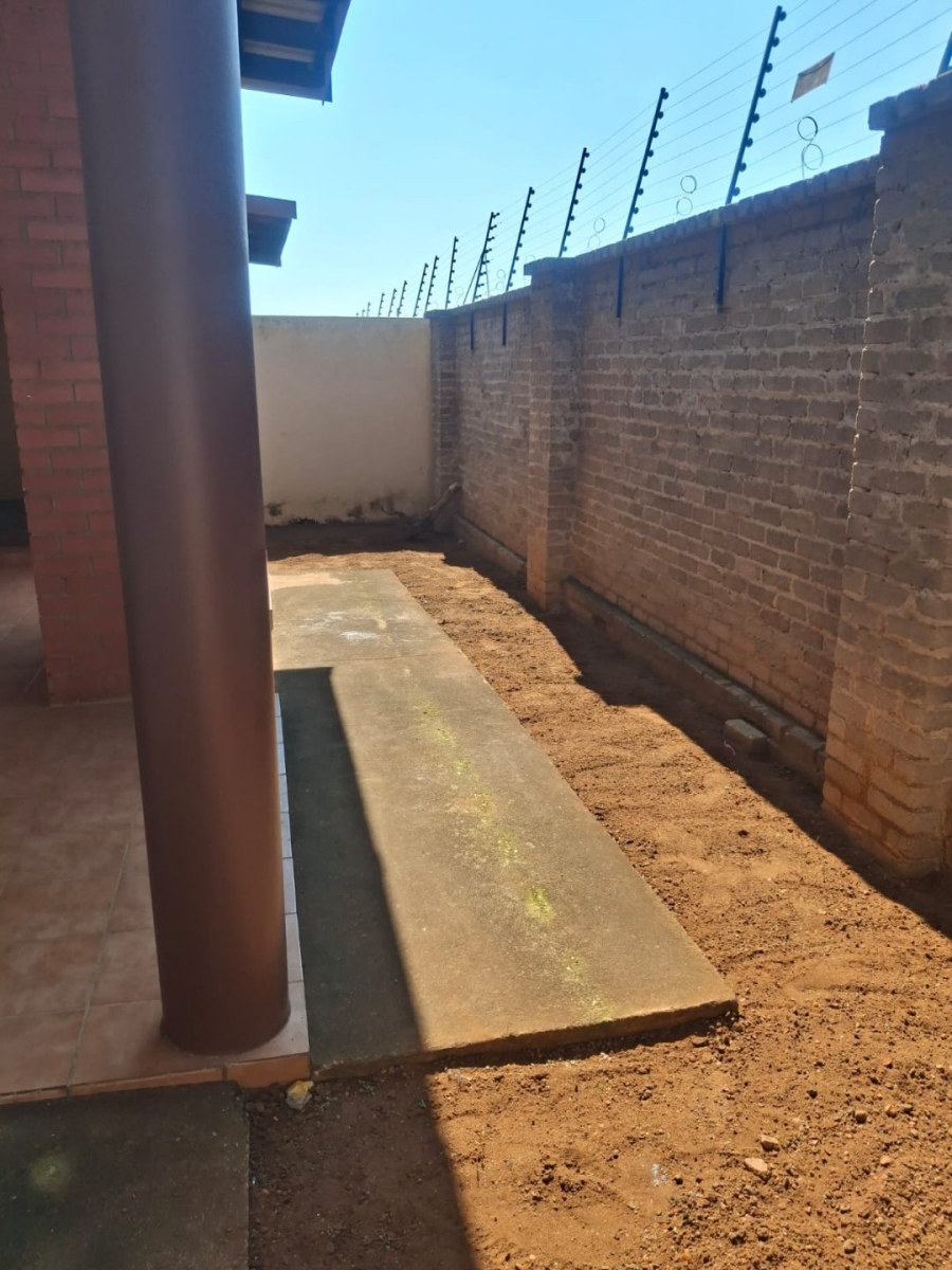 2 Bedroom Property for Sale in Eagles Crest Limpopo