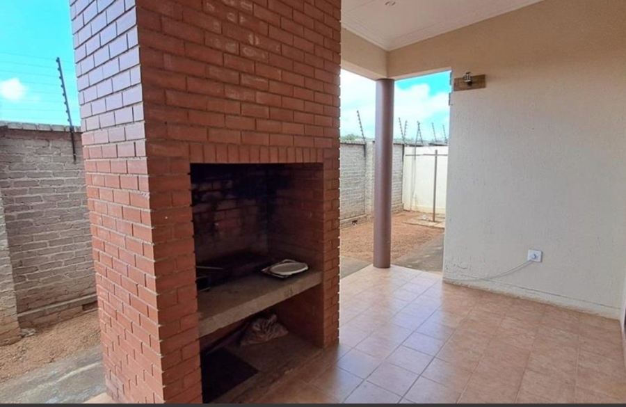 2 Bedroom Property for Sale in Eagles Crest Limpopo
