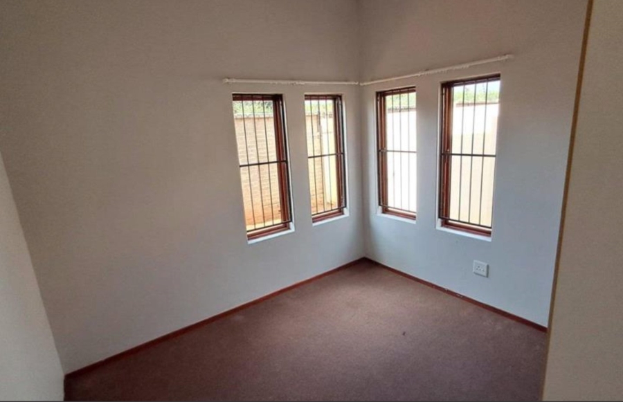 2 Bedroom Property for Sale in Eagles Crest Limpopo