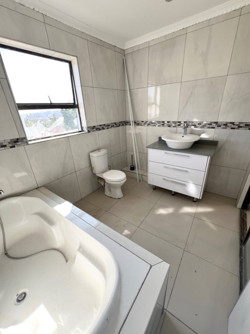 To Let 5 Bedroom Property for Rent in Serala View Limpopo