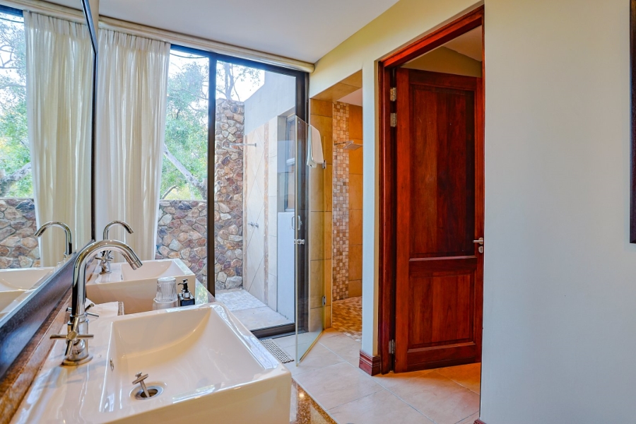 5 Bedroom Property for Sale in Zebula Golf Estate Limpopo