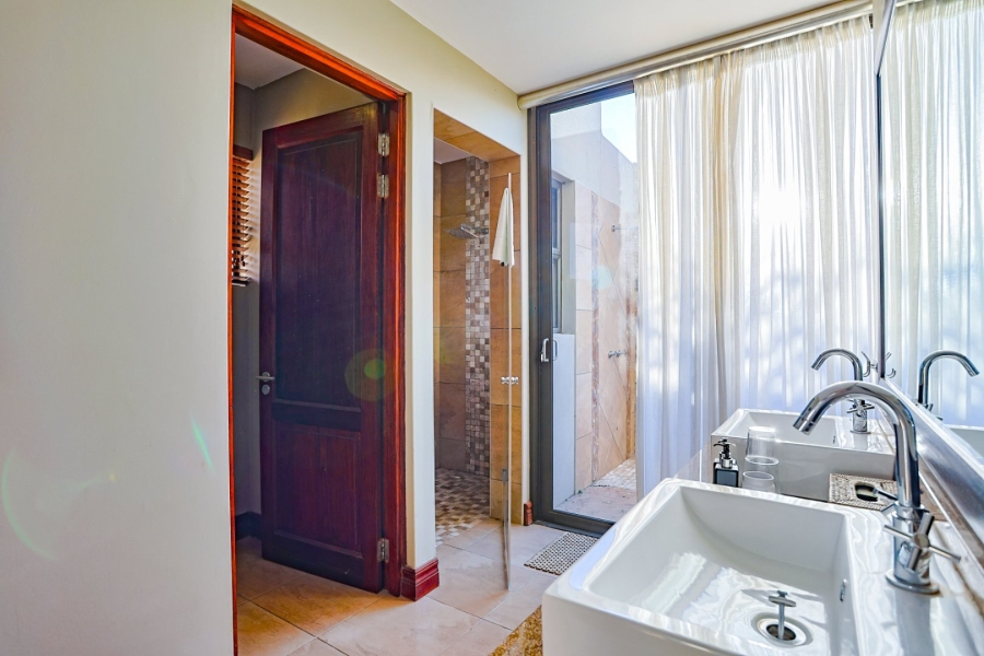 5 Bedroom Property for Sale in Zebula Golf Estate Limpopo