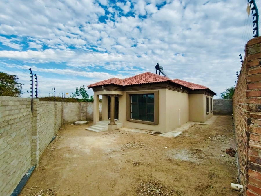 3 Bedroom Property for Sale in Mahlasedi Park Limpopo