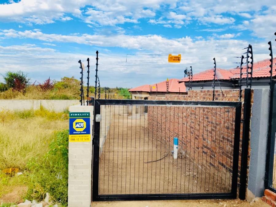 3 Bedroom Property for Sale in Mahlasedi Park Limpopo