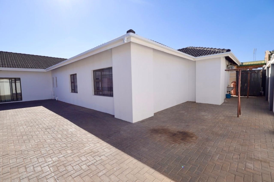 To Let 4 Bedroom Property for Rent in Sterpark Limpopo