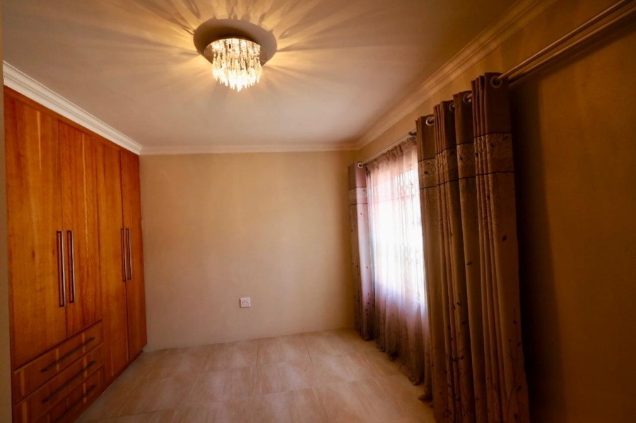 To Let 4 Bedroom Property for Rent in Sterpark Limpopo